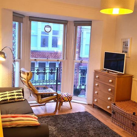 Burlington Beach Apartments Brighton Bagian luar foto