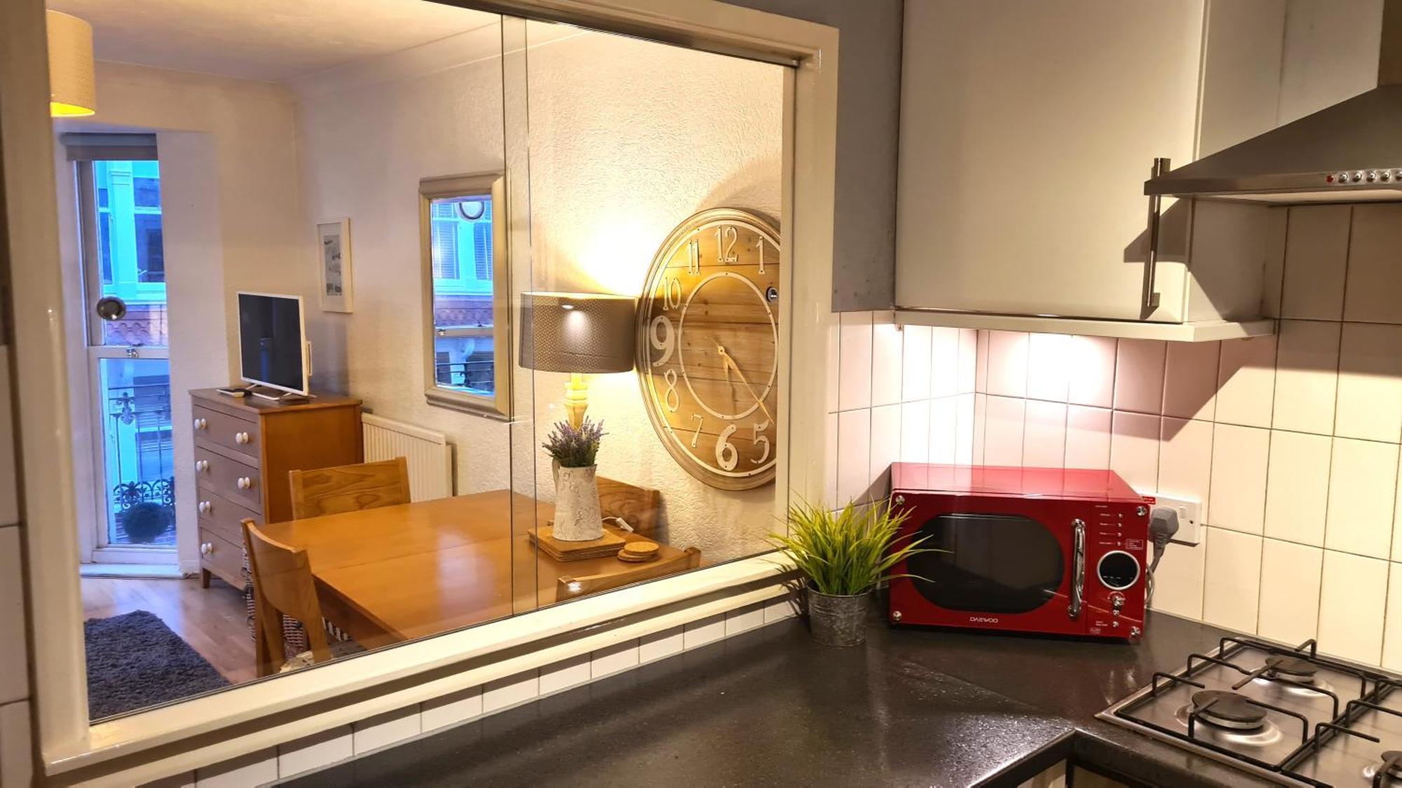 Burlington Beach Apartments Brighton Bagian luar foto