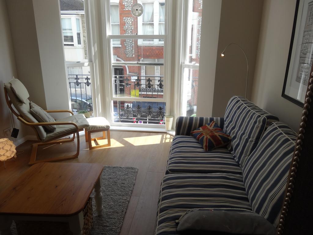 Burlington Beach Apartments Brighton Ruang foto