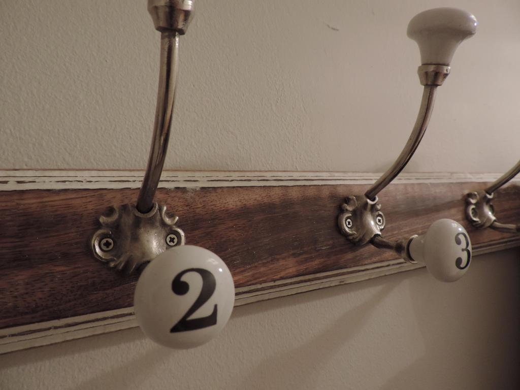 Burlington Beach Apartments Brighton Bagian luar foto