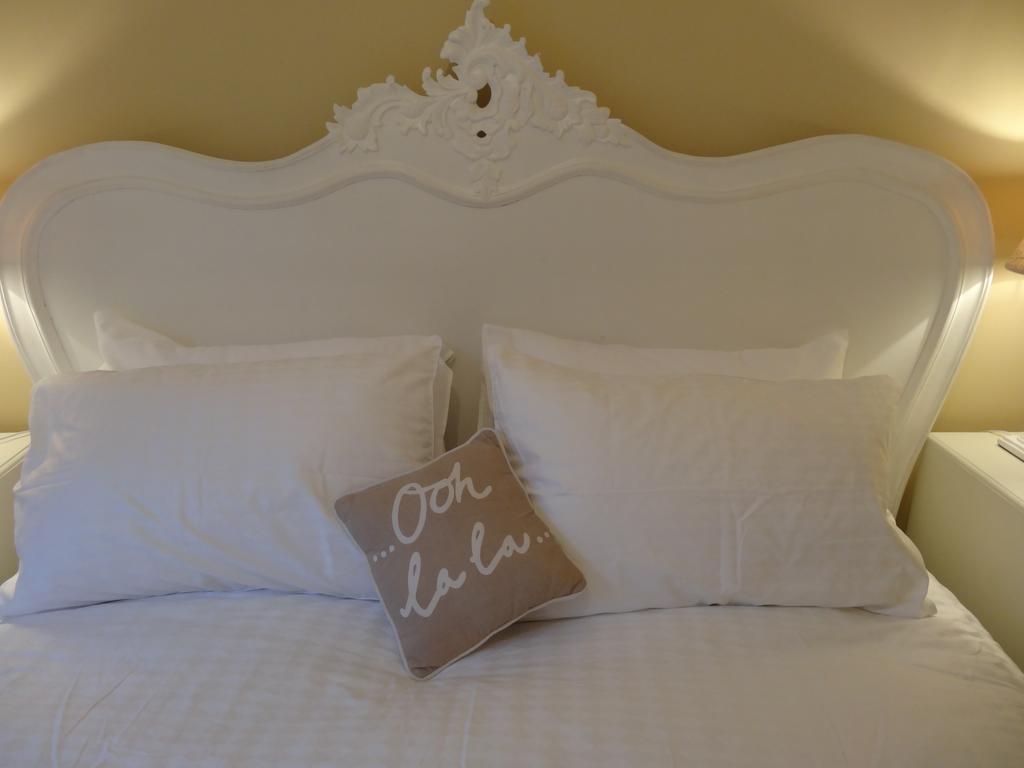 Burlington Beach Apartments Brighton Bagian luar foto