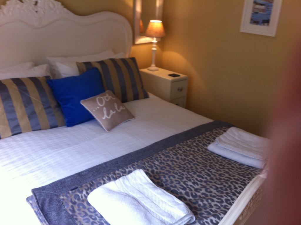 Burlington Beach Apartments Brighton Ruang foto