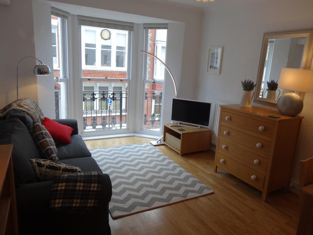 Burlington Beach Apartments Brighton Bagian luar foto