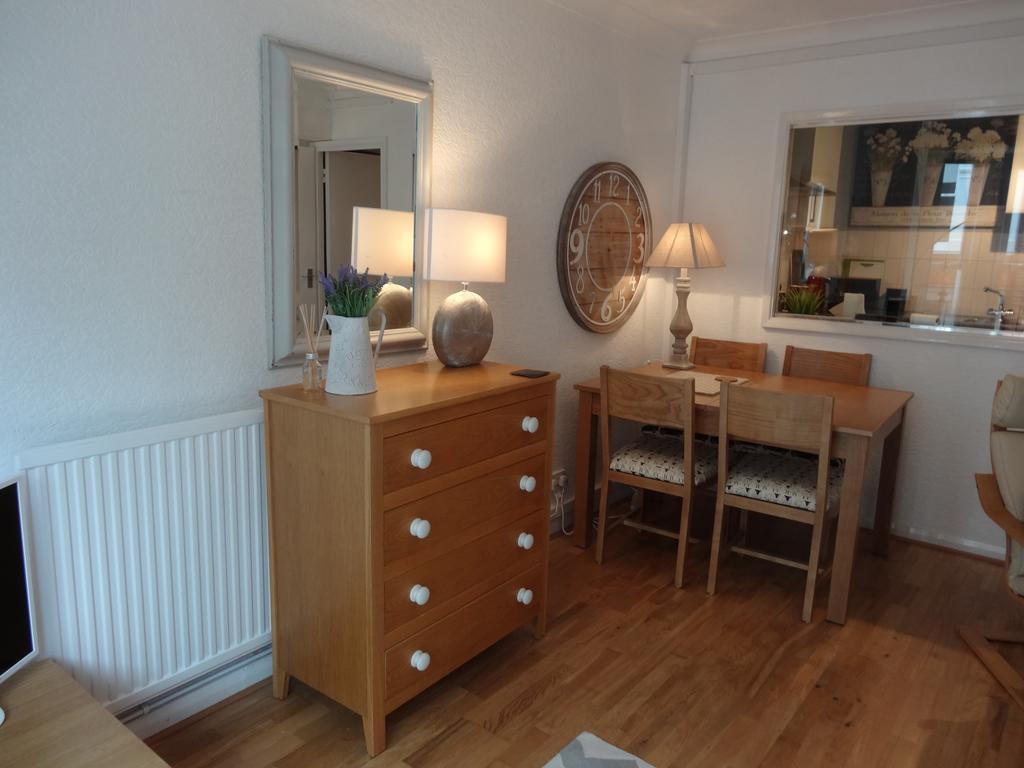 Burlington Beach Apartments Brighton Bagian luar foto