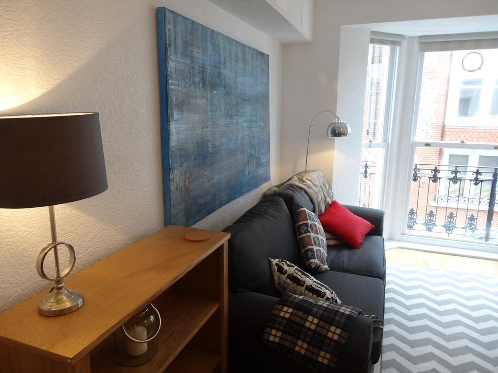 Burlington Beach Apartments Brighton Bagian luar foto