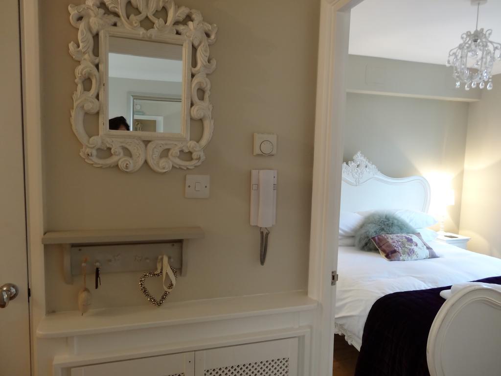 Burlington Beach Apartments Brighton Bagian luar foto