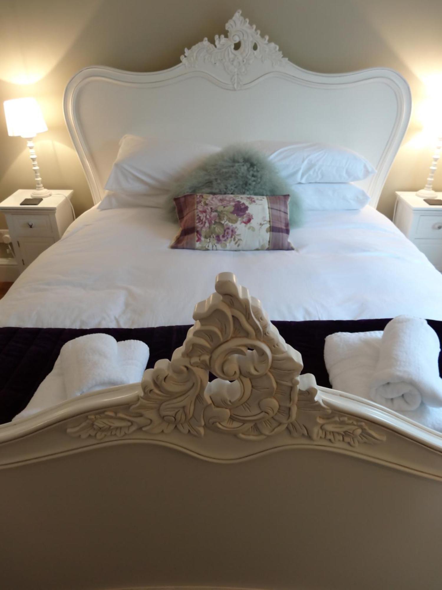 Burlington Beach Apartments Brighton Bagian luar foto