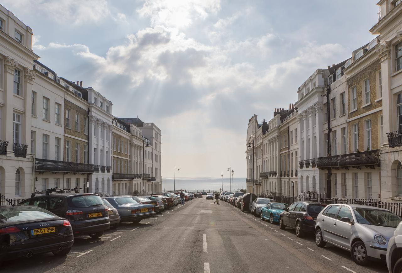 Burlington Beach Apartments Brighton Ruang foto